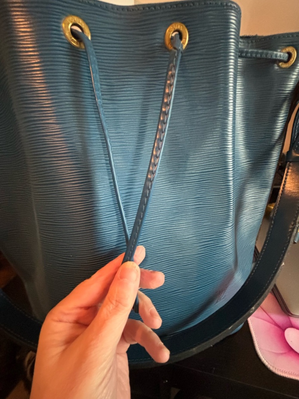 Authentic Louis Vuitton Toledo Blue Epi Leather Noé – Pristine Vintage Condition - Picture 10 of 11
